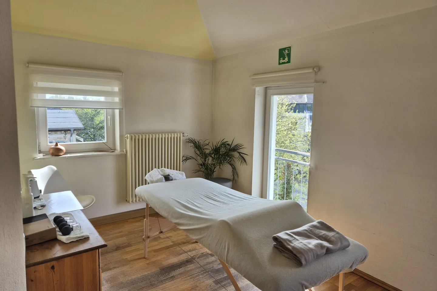 Einblick in die Praxis — Massageraum